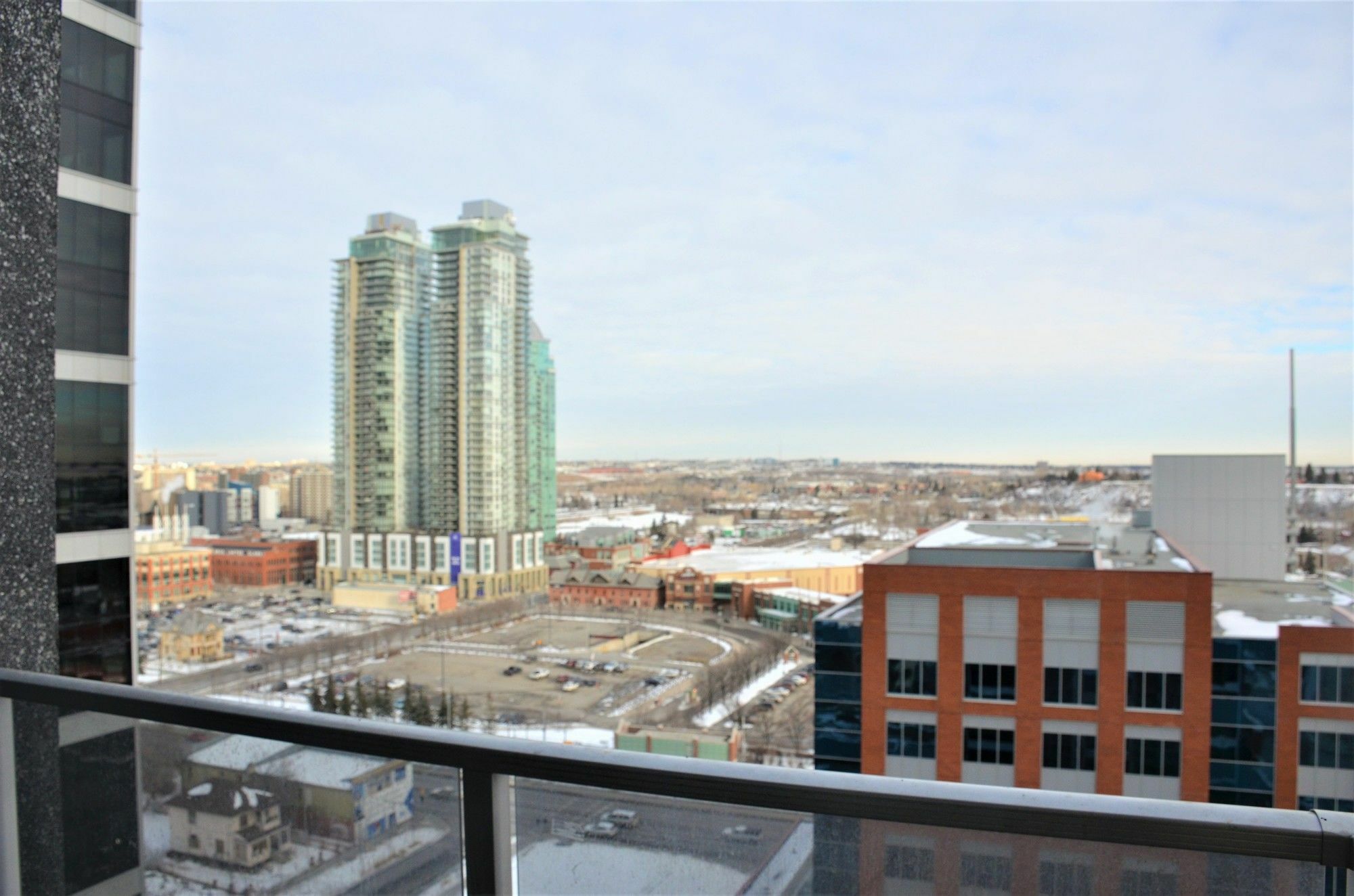 Monki Di Executive Suites - Alura Calgary Exterior photo